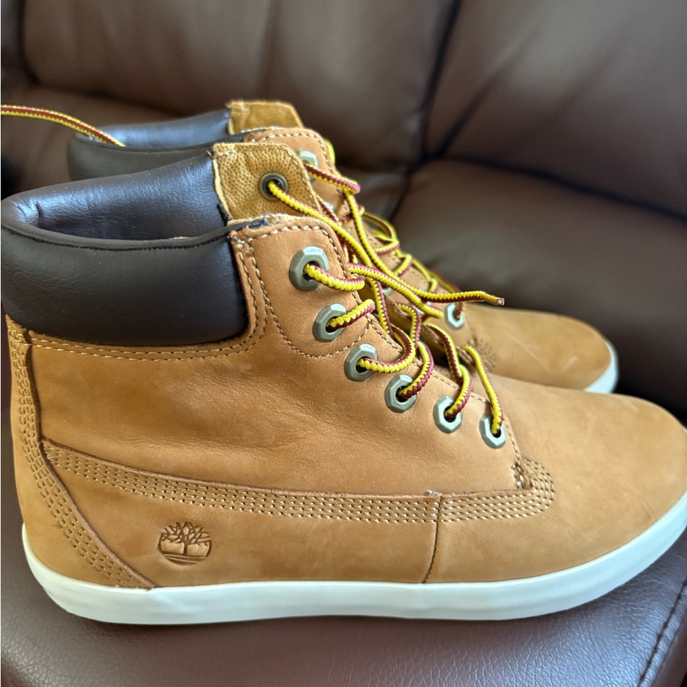 Timberland Brown and yellow High-Top boots